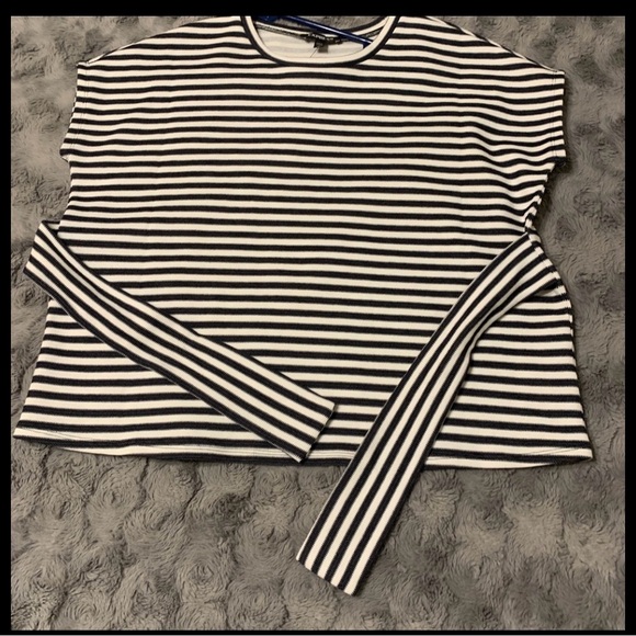 Express Top - Picture 2 of 5